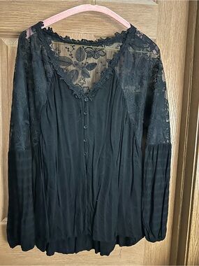 Black Floral Lace Yoke Button-Front Blouse